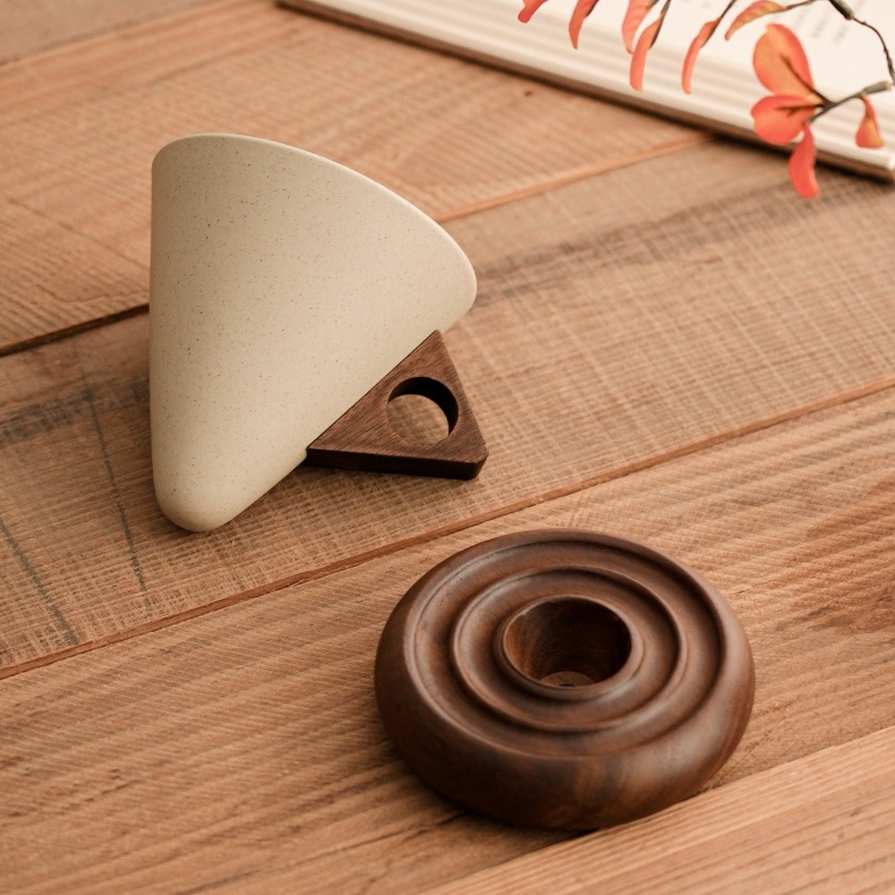 Coffee Tea Pictures - Gruboziarnisty ceramiczny trójkątny kubek w kształcie