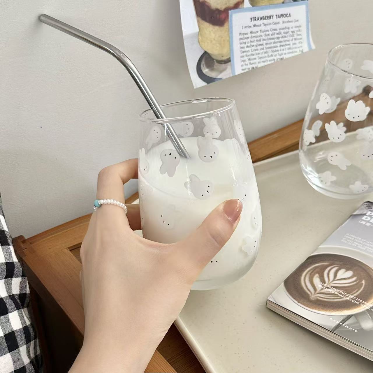 Uroczy szklany kubek z nadruki – Coffee Tea recenzja i cena